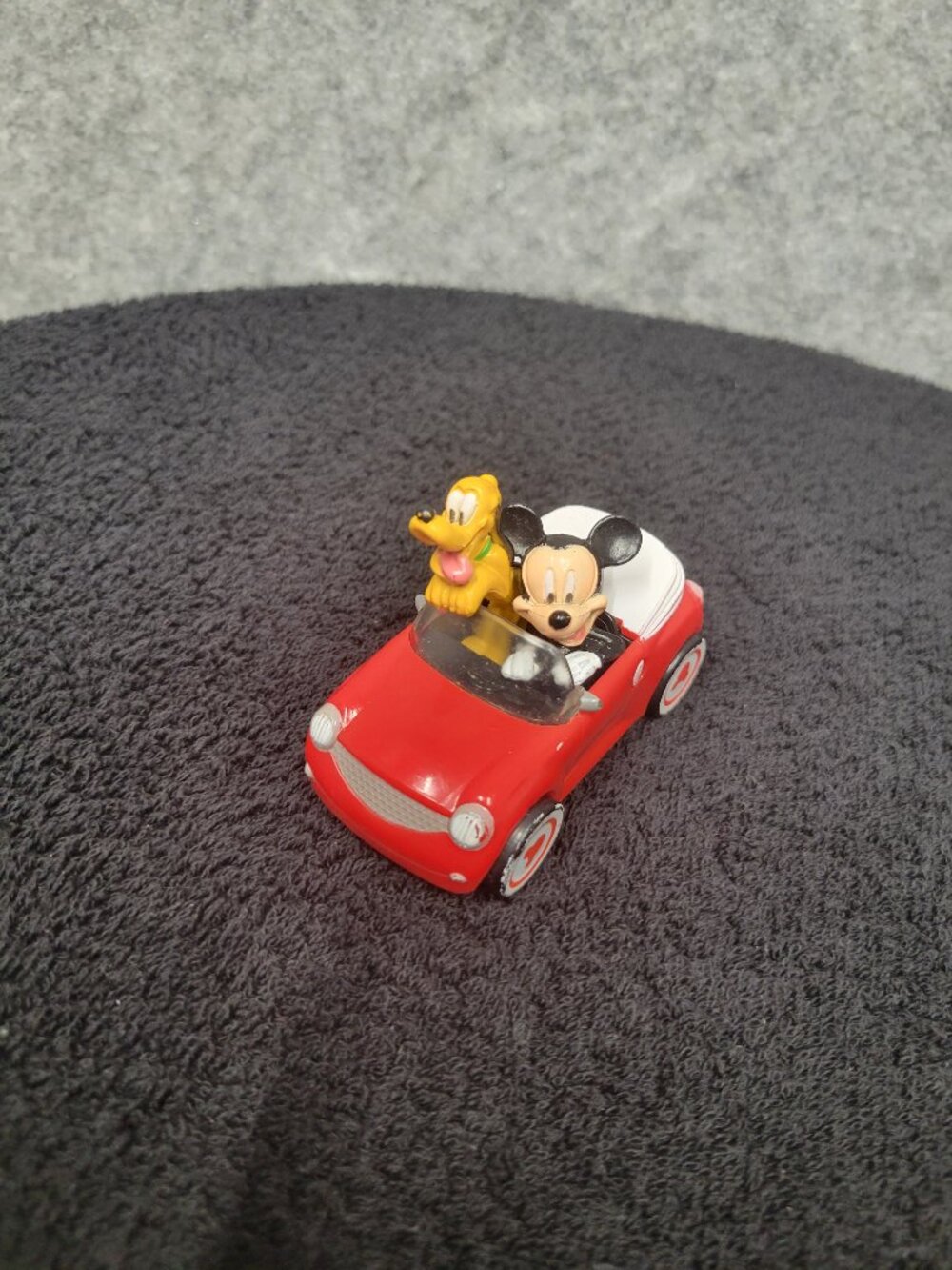 Disney Mickey Mouse And Pluto car toy doll collectable